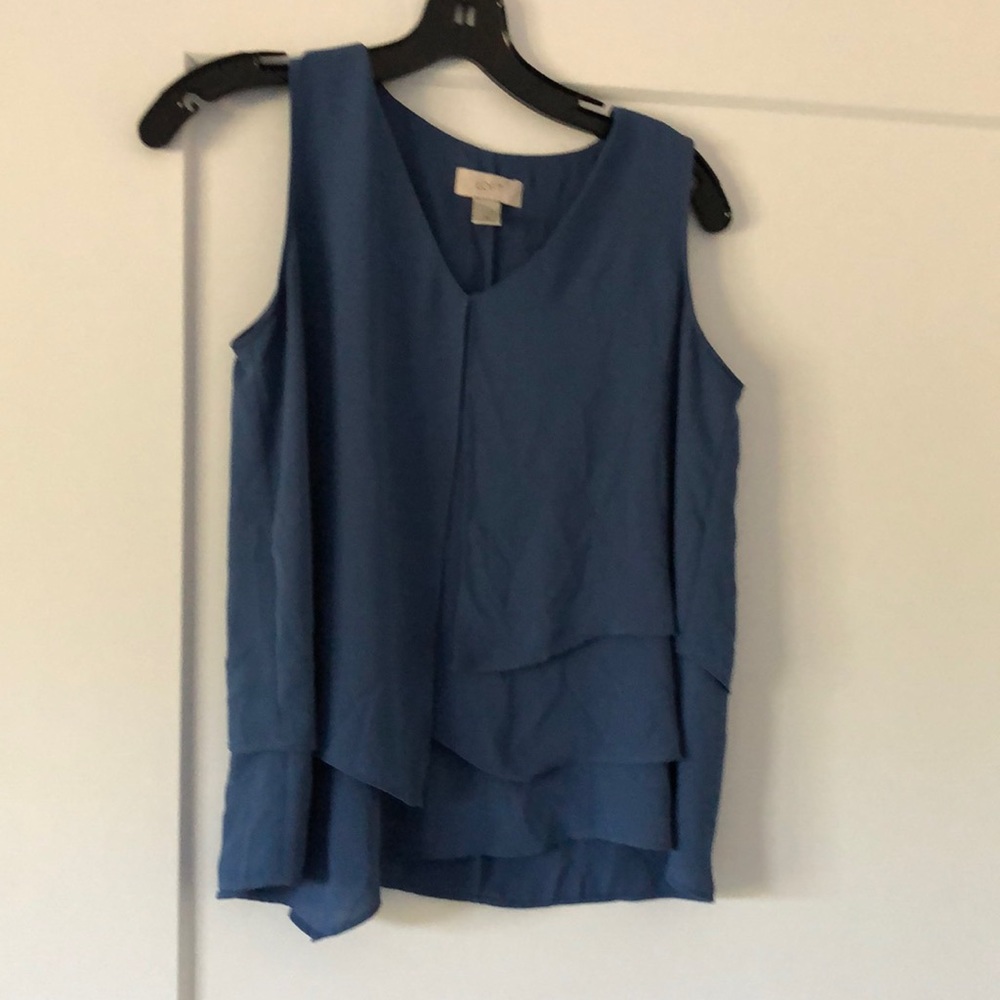 Flowy sleeveless top in gorgeous color